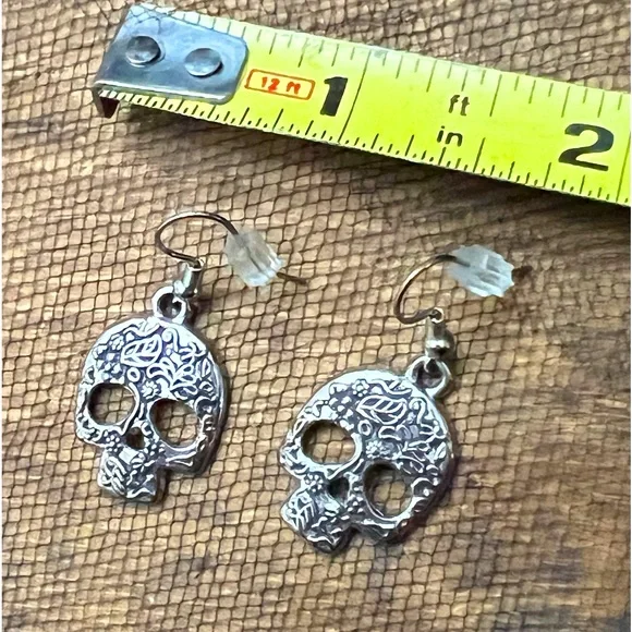 💀  Etched Sugar Skull Silver Dangle Earrings 
~ “Day of the Dead” 🥀 - Picture 6 of 7